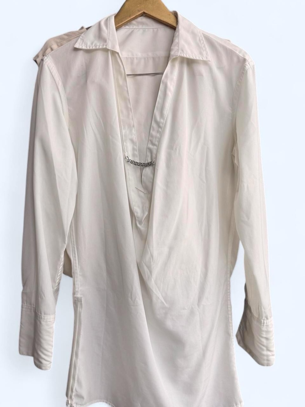 Contemporary White Plunge V-Neck Long Sleeve Blouse size M